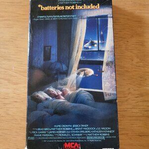 Batteries Not Included VHS Tape 1988 MCA Home Video Sci-Fi Fun Spielberg V1